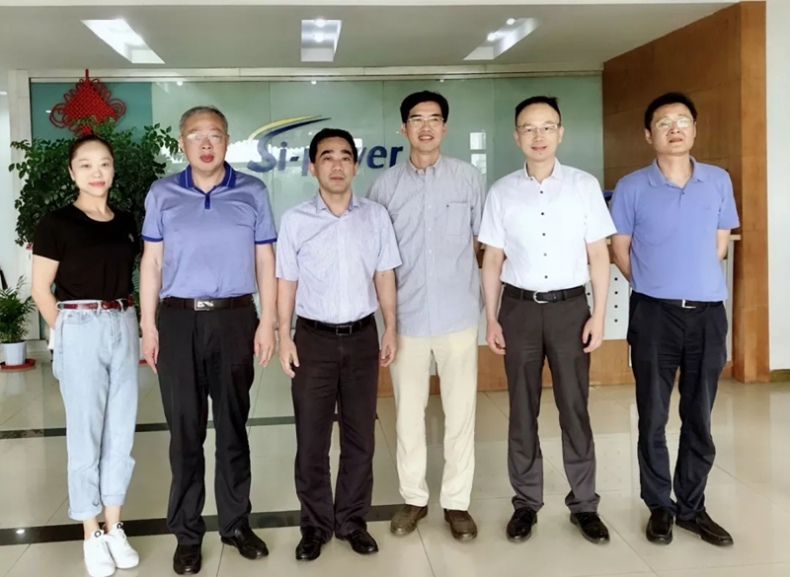 無錫市工商聯(lián)黨組書記許崗一行蒞臨我司調(diào)研走訪(圖1) 無錫市工商聯(lián)黨組書記許崗一行蒞臨我司調(diào)研走訪(圖1)